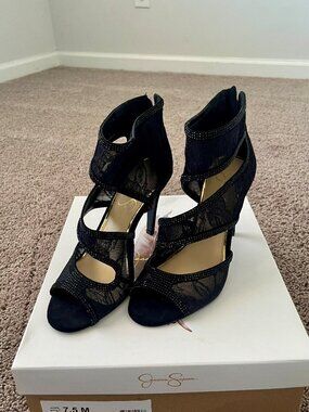 Jessica Simpson "Elinn" Pumps